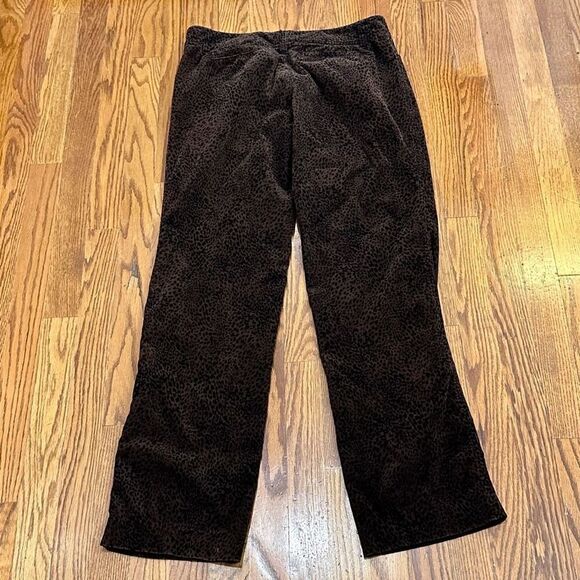 Worth   - Picture 3 of 4